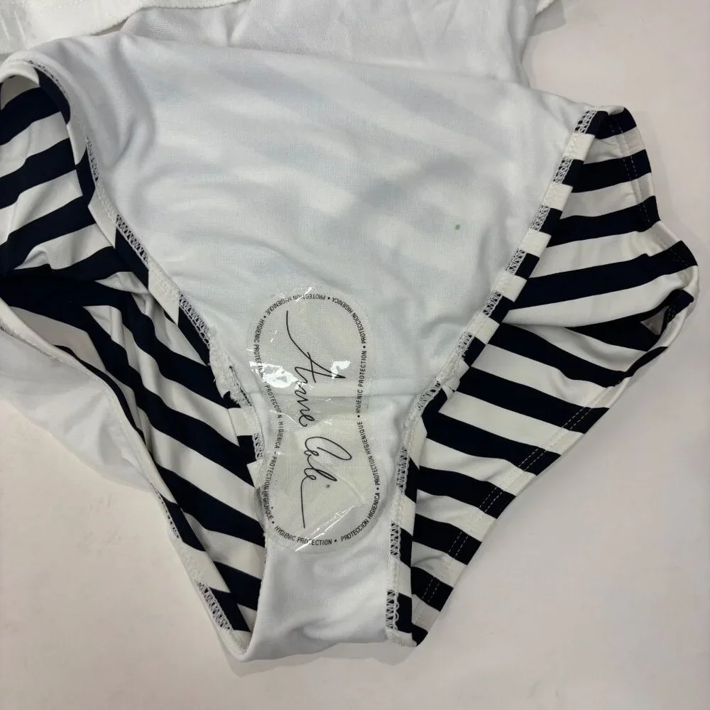 Anne Cole Signature Striped Swimsuit Womens 8 One-Shoulder Black & White Stripes
